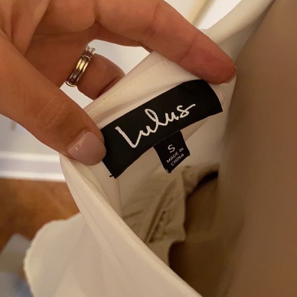 Lulu’s White detailed top - Picture 4 of 4